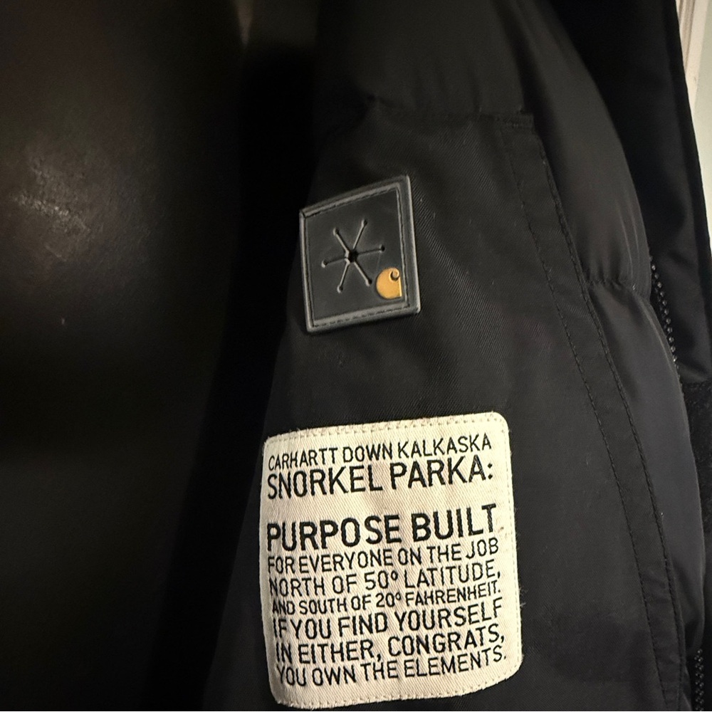 Carhartt Men's Black Puffer Jacket with Fur Hood - Picture 5 of 6